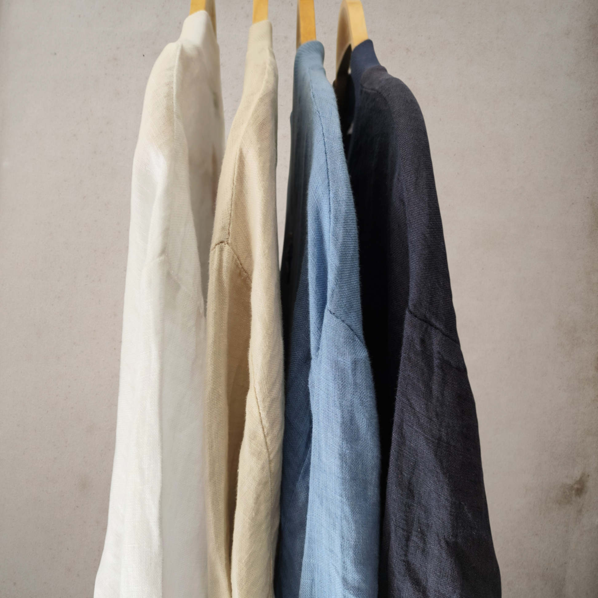 Chaqueta de lino con cremallera en varios colores, ligera y cómoda.